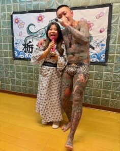 上機嫌でカラオケ
@ultrasoul.0315 
楽しんでたなパン1でw
#刺青愛好会#カラオケ#刺青#TATTOO…