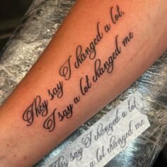 soooo satisfying how clean this cursive came out! 

~
~
~

#art #artistsoninstag…