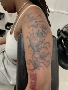 by @the_biccest 3 rue Niépce, 75014 Paris athenatattoo75@gmail.com #tattoo #flow…