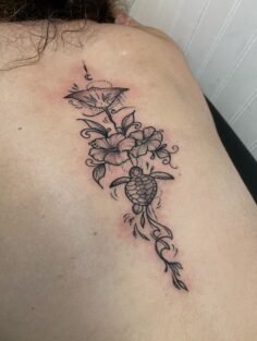 by @the_biccest 3 rue Niépce, 75014 Paris athenatattoo75@gmail.com #tattoo #sun …