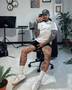 Fotos random de inicio de año 
#tattoo #tattooed…