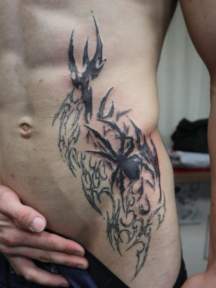 トライバル  スパイダー

和彫り洋彫りワンポイント　お問い合わせご相談はお気軽にDMください

#tattoo #刺青 #タトゥー #長野県 #松本市…