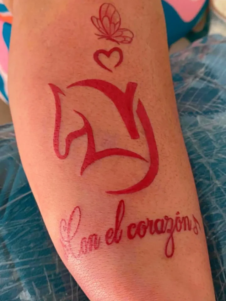 𝐸𝑛 ℎ𝑜𝑚𝑒𝑛𝑎𝑗𝑒 𝑎 𝑢𝑛𝑜 𝑑𝑒 𝑙𝑜𝑠 𝑔𝑟𝑎𝑛𝑑𝑒𝑠 

𝐘𝐞𝐢𝐬𝐨𝐧 𝐉𝐢𝐦𝐞𝐧𝐞𝐳 

𝐶𝑜𝑛 𝑒𝑙 𝑐𝑜𝑟𝑎𝑧𝑜𝑛.
 

𝔐𝔞𝔜 _𝔱𝔞𝔱𝔱…