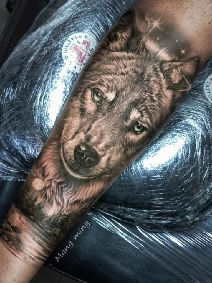 Wolf
#rockstartattoobali #mangmingtattoo #wolftattoo #realisticwolftattoo #tatto…