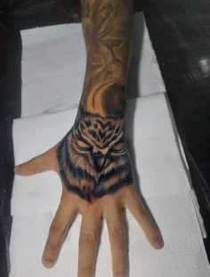 Corujóvisk na mão .
Orçamentos pelo link na bio  
.
.
#tattoo #tattoomanaus…