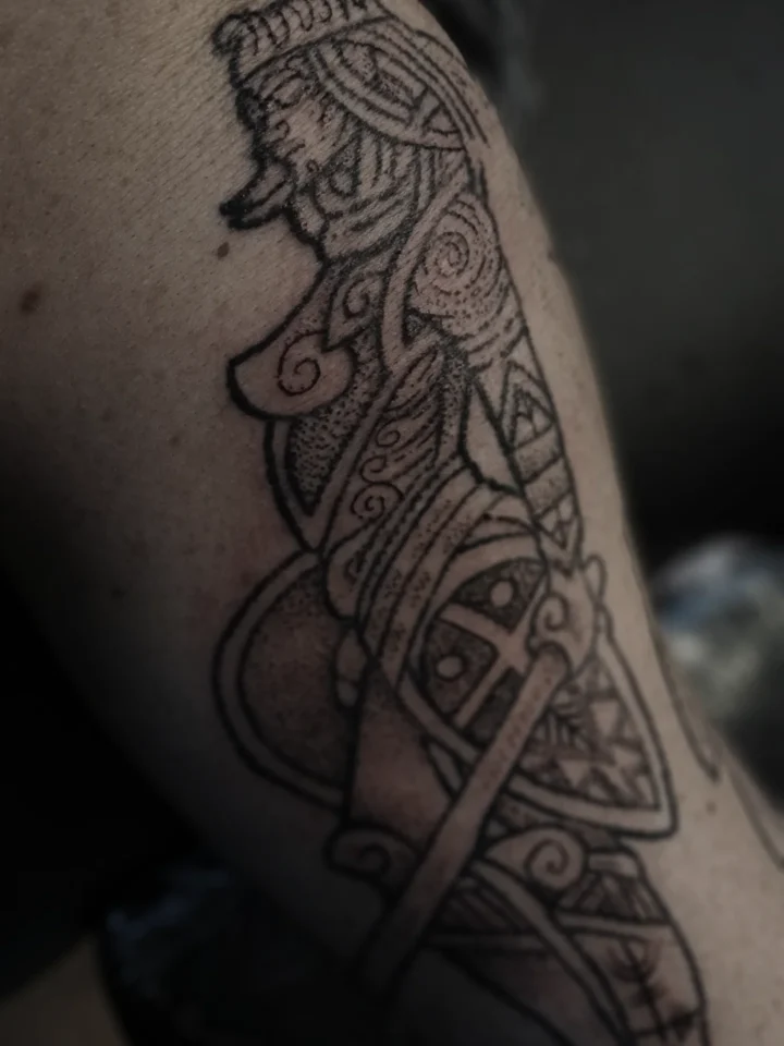 VALKYRIE

Done with machine for this valkyrie ! Suxh a pretry experience to ink …