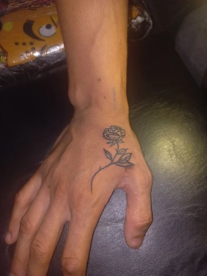 #tattoo #tattoolifestyle #tattooart #tattoorosa menos…