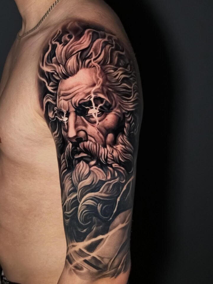 Je suis le Dieu des Dieux #zeus #zeustattoo #tattoo #mythology #artist…