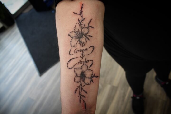 Here’s a few floral pieces from the last few weeks. I really need to on track wi…