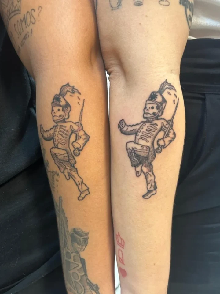 contagem regressiva pro show do My Chemical Romance com direito a tatuagem por a…