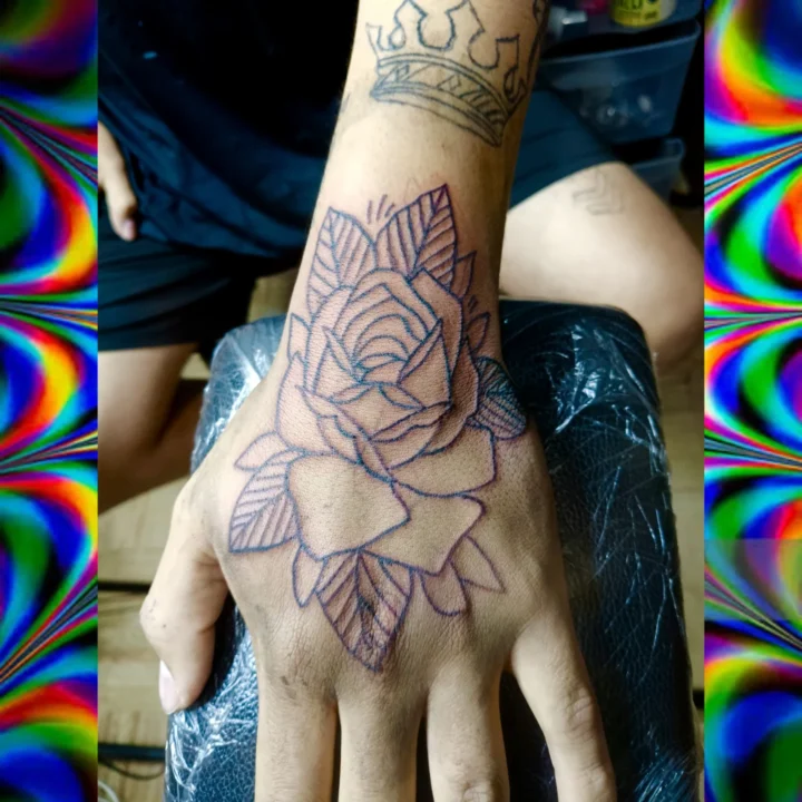 Primera vez tatuando mano  Con nervios pero finalizado :3

#tatuajes #tattoo #ti…